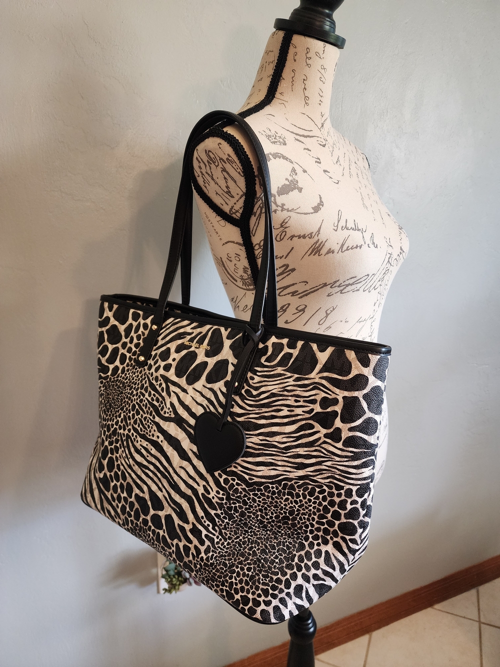 Michael Kors Black & White Animal Print Carter Tote Bag - Picture 10 of 12